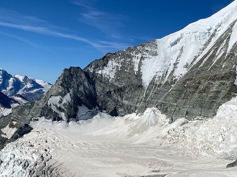 Un alpiniste suisse de 29 ans perd la vie sur le Weisshorn