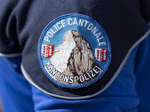 Important incendie à Monthey, bâtiment détruit