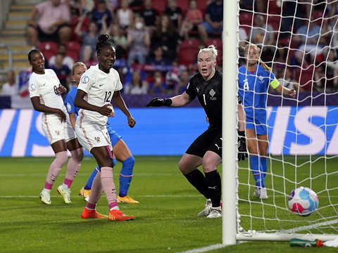 Euro dames: la France accrochée, la Belgique passe