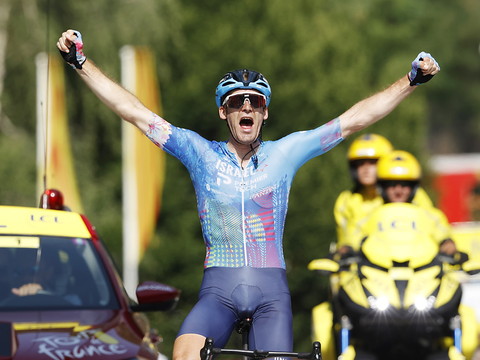 Le Canadien Hugo Houle remporte la 16e étape du Tour de France