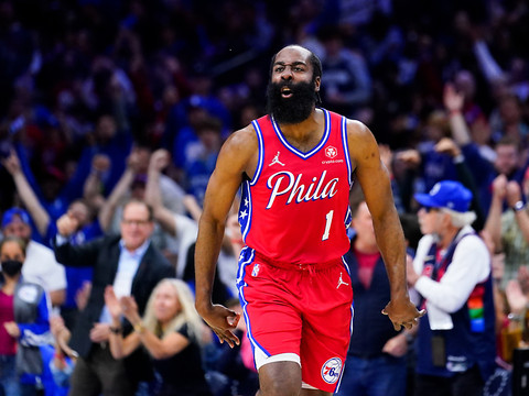Harden accepte un contrat de deux ans avec les Sixers