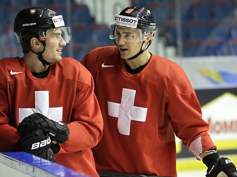 Nino Niederreiter signe à Nashville