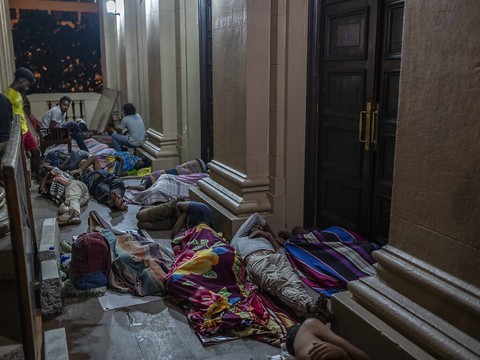Le campement de la protestation brutalement démantelé