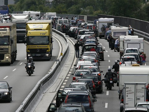 Deux heures et demie d'attente devant le portail nord du Gothard