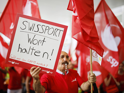 Les employés de Swissport à Zurich haussent le ton