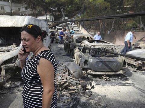 Grèce: un incendie à Lesbos oblige à évacuer touristes et habitants