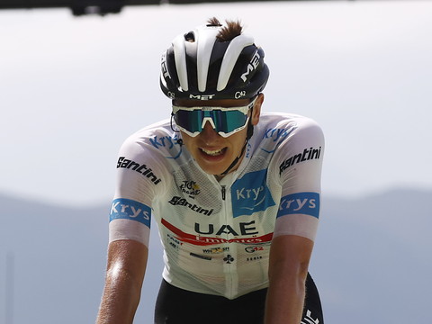 Tadej Pogacar courra la Clasica San Sebastian samedi