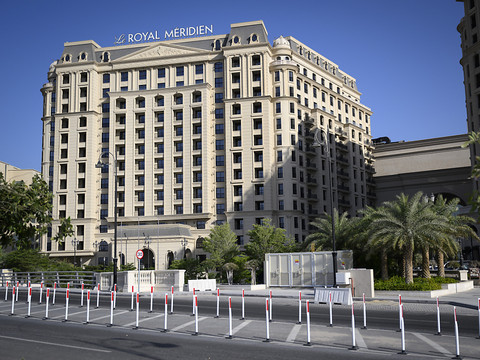 Les équipes logées dans des palaces et hôtels de luxe sans alcool