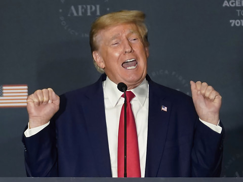 Trump joue avec l'idée de se représenter en 2024
