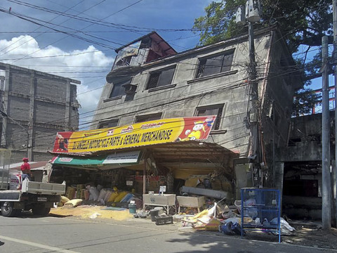 Un fort séisme frappe le nord des Philippines