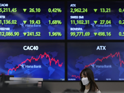 La Fed frappe fort pour tenter de sauver l'économie américaine