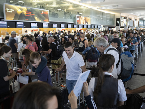 Données sur les passagers aériens: la Suisse doit revoir sa copie