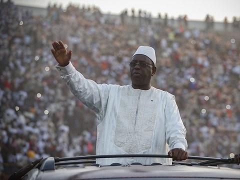 Législatives au Sénégal: opposition et camp présidentiel crient victoire