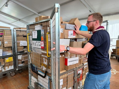 Les scouts reçoivent jusqu'à 2000 colis par jour