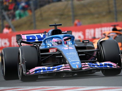 Alpine annonce que Piastri remplacera Alonso, l'interessé dément