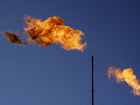 L'Opep+ ouvre à peine les vannes du pétrole