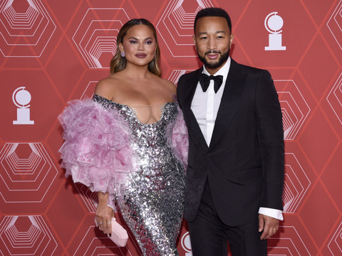 Chrissy Teigen enceinte deux après une fausse couche