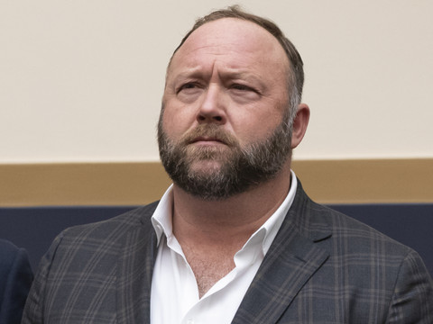 Le complotiste américain Alex Jones condamné à verser 4,1 millions