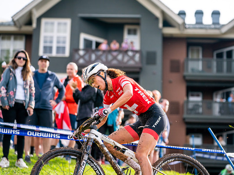 Jolanda Neff et Filippp Colombo s'imposent au Mont-Sainte-Anne