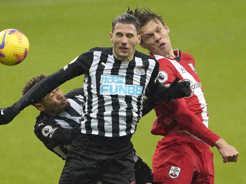 Un but somptueux pour Fabian Schär