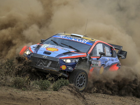 Victoire de Tänak devant Rovanperä