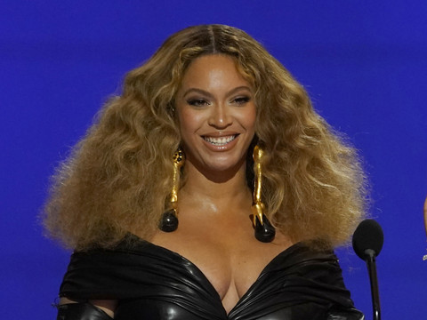 Beyoncé au sommet des ventes aux Etats-Unis