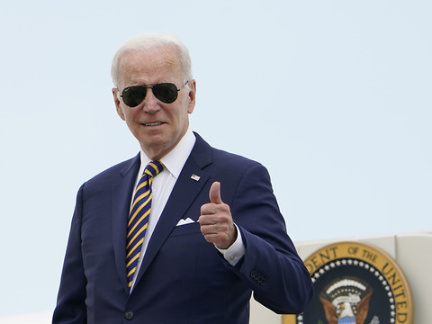 Le congrès américain adopte le vaste plan pour le climat de Biden
