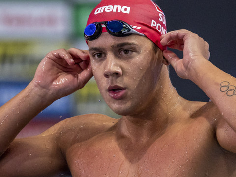 Ponti remporte les séries du 100 m papillon