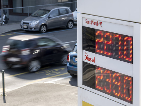 Soutien en commission à une application sur le prix du carburant