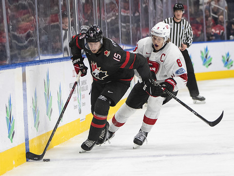 La Suisse résiste mais s'incline 6-3 devant le Canada
