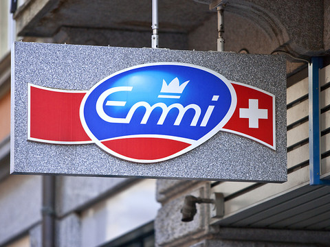 Emmi rabote certaines de ses ambitions annuelles