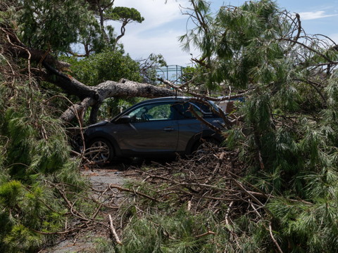 Deux morts et des blessés après une tempête en Toscane