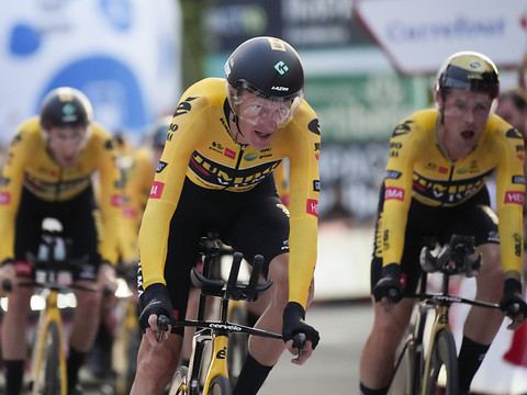 Jumbo-Visma prend la main
