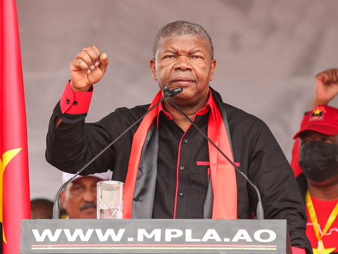 La dépouille de l'ex-président dos Santos rapatriée en Angola