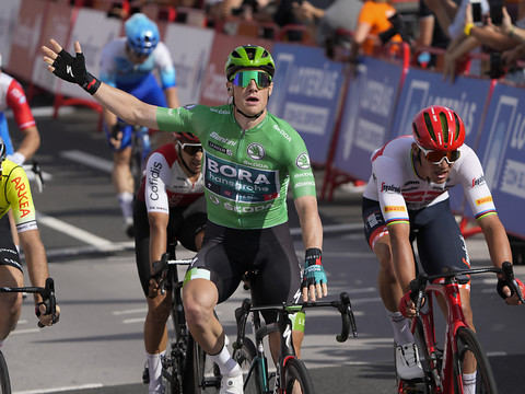 Sam Bennett gagne aussi la 3e étape du Tour d'Espagne