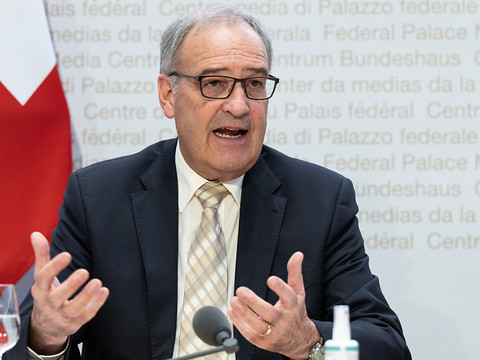 Pénuries: Guy Parmelin appelle à 