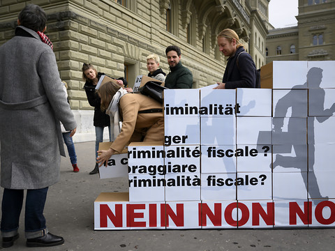 La droite vante la suppression de l'impôt anticipé