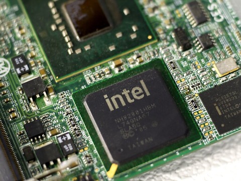 Intel se lie à un gestionnaire d'actifs pour cofinancer des usines