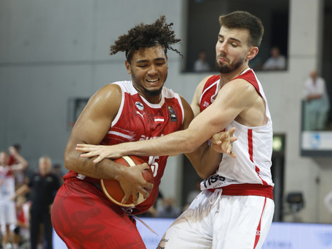 La Suisse domine l'Autriche 74-64 à Fribourg