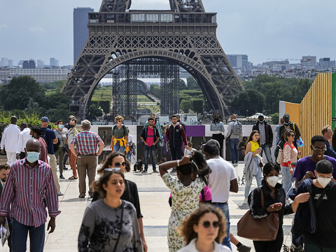 France: léger rebond du moral des ménages en août