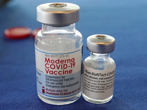 L'EMA autorise les vaccins de Pfizer et Moderna contre Omicron