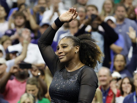 La reine Serena quitte son royaume