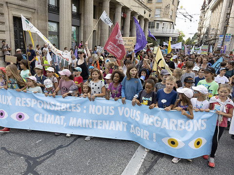 Les familles en marche pour le climat à Lausanne