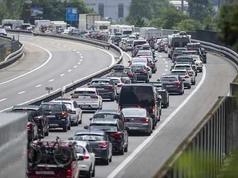 Tunnel du Gothard: jusqu'à 15 km de bouchon en direction du sud