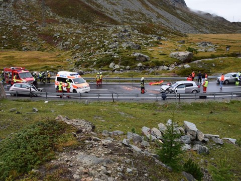 Sept blessés dans une collision frontale au col du Julier (GR)