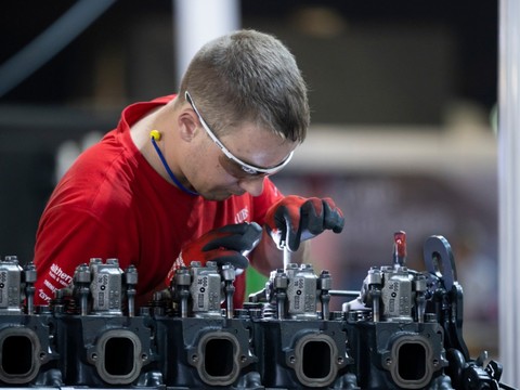 Un millier de jeunes aux championnats suisses des métiers à Berne