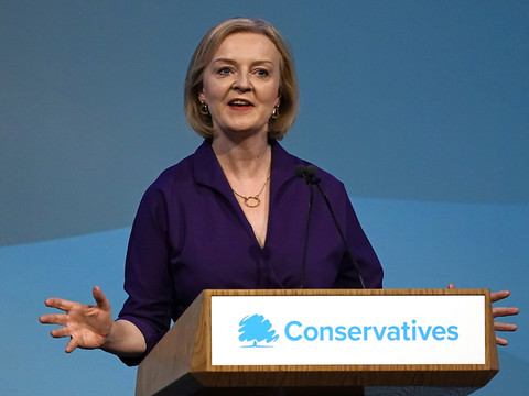 Liz Truss promet de sortir le Royaume-Uni de la 