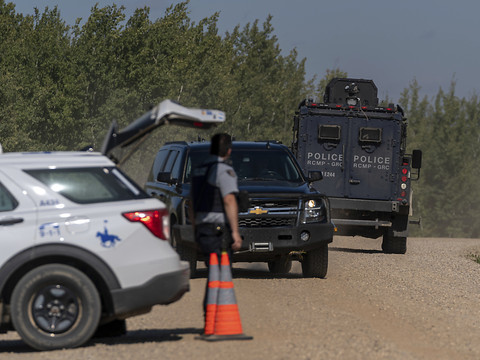 Second suspect des attaques meurtrières au Canada introuvable