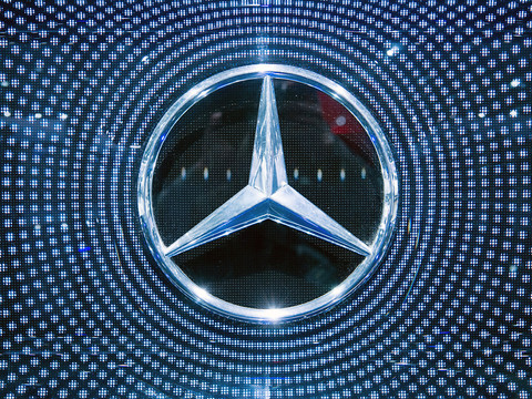 Mercedes-Benz va produire des camionnettes électriques avec Rivian