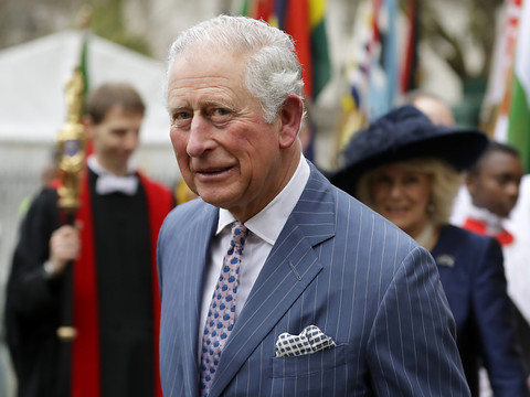 Le nouveau roi prend le nom de Charles III (officiel)